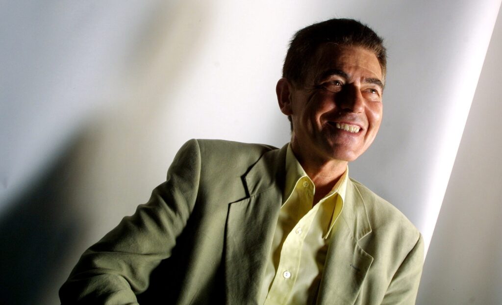 El biólogo Francisco J. Ayala, en 2001. Foto: José Luis Nocito / ‘El Correo’.