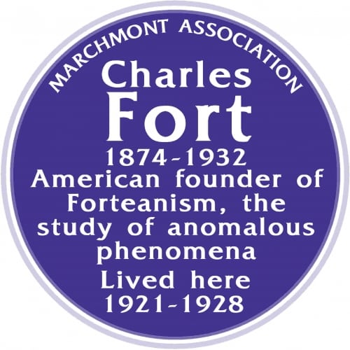 Boceto de la placa metálica que se instalará en la fachada de la casa londinense de Charles Fort.