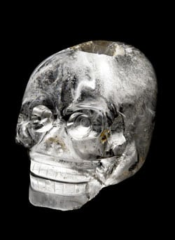 Cráneo de cuarzo del museo parisino Quai Branly. Foto:AFP.