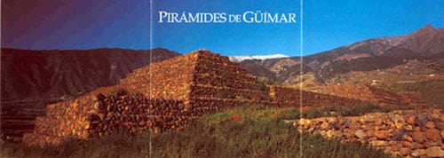 Las pirámides tal como se presentan en los folletos del parque temático de Güímar.
