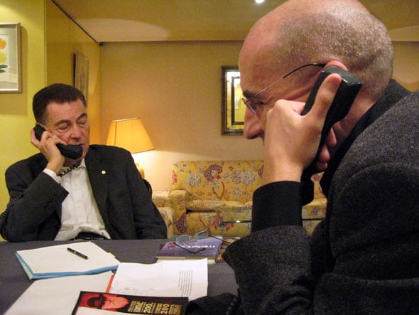 Francisco J. Ayala y Luis Alfonso Gámez, durante la emisión de una entrevista en Punto Radio Bilbao. Foto: Luisa Idoate