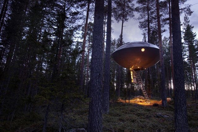 El ovni del Treehotel de Harads, Suecia. Foto: Treehotel.