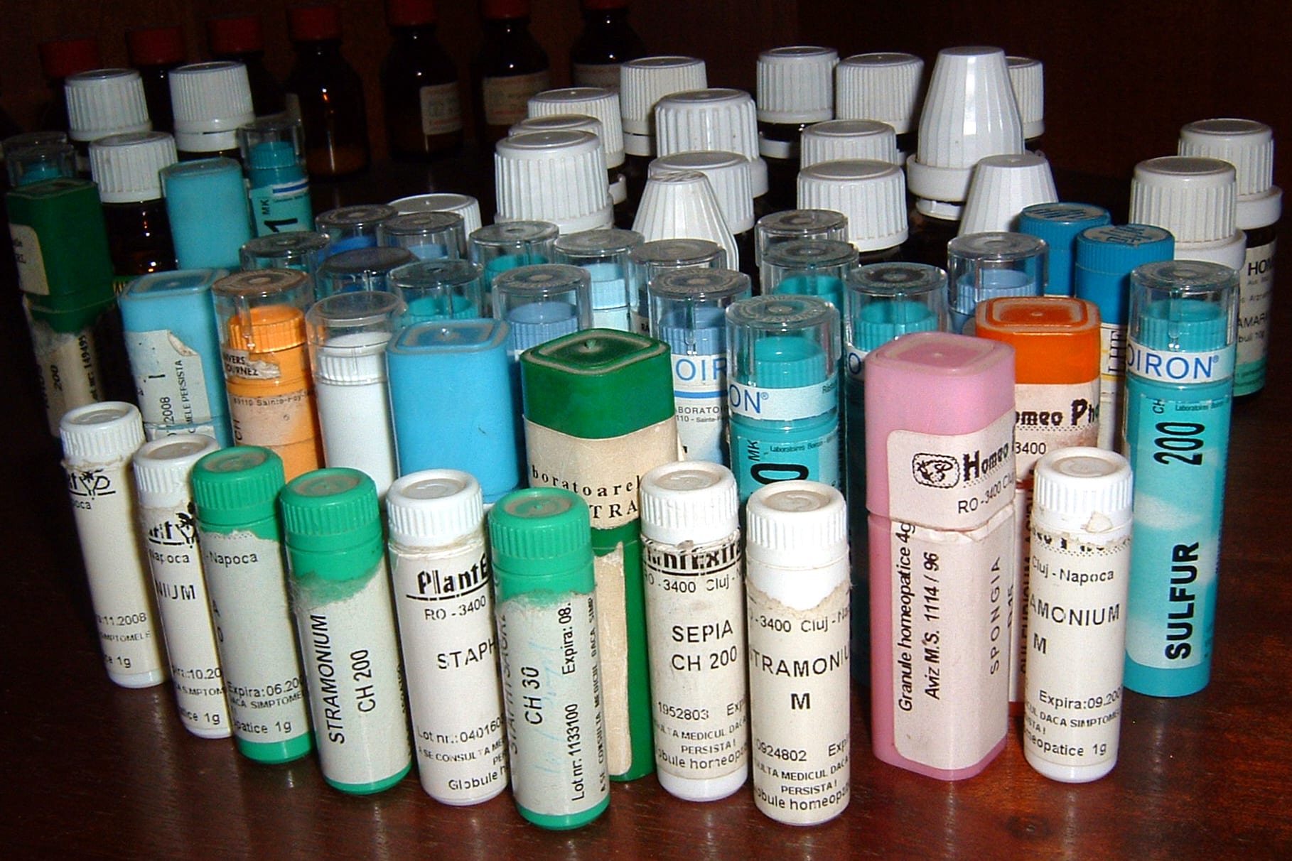 Preparados homeopáticos. Foto: Wikidudeman.