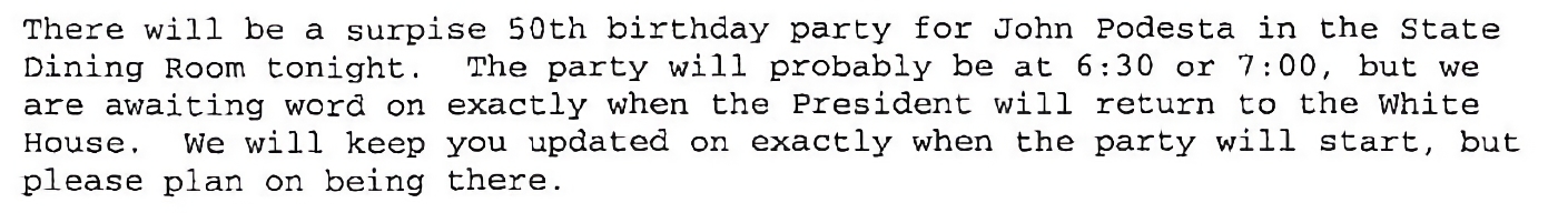 Texto del mensaje de correo de Katharine Button al personal del Ala Oeste avisando de la fiesta de cumpleaños de John Podesta.