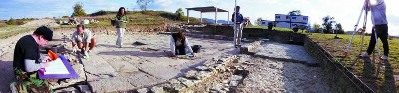 Los arqueólogos trabajan en el yacimiento alavés de Iruña-Veleia. Foto: Iosu Onandia.