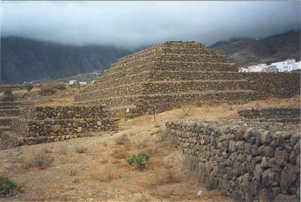 Estructuras del Parque Etnográfico de las Pirámides de Güímar. Foto: Luisa Idoate.