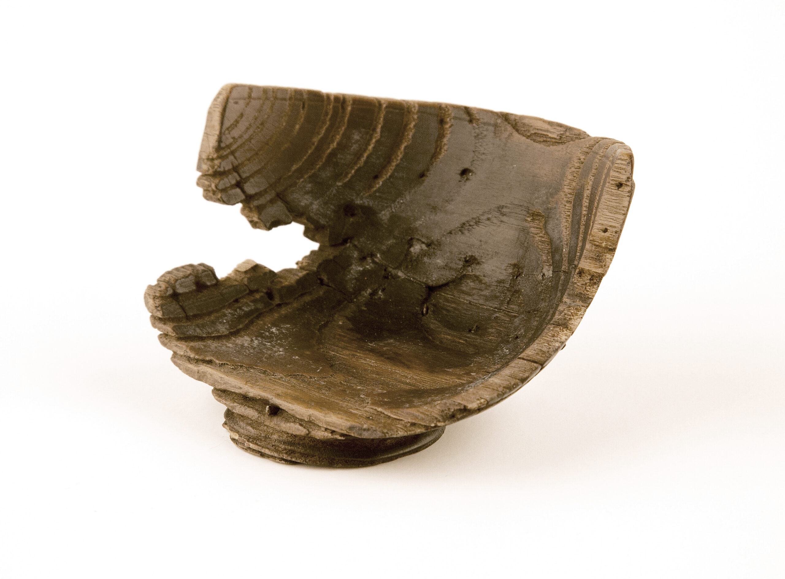 La Policía registra un ‘pub’ inglés a la caza del Santo Grial y encuentra una ensaladera