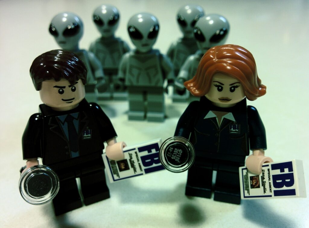 Fox Mulder y Dana Scully, con los grises. Foto: Brent Waller.