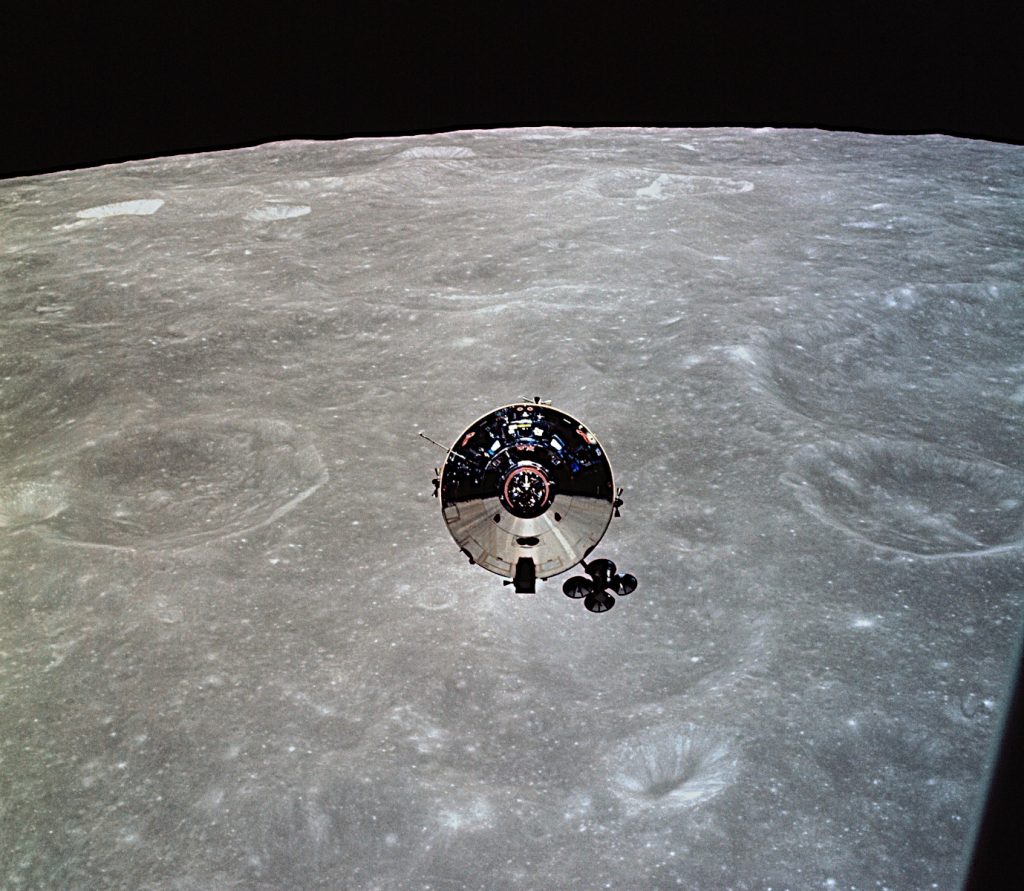 El módulo de mando del 'Apollo 10', fotografiado desde el módulo lunar. Foto: NASA.