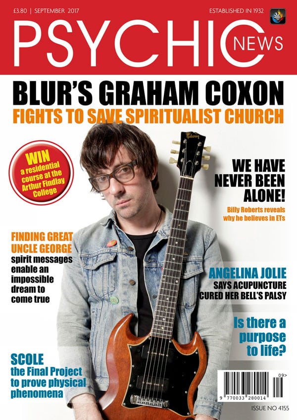 Graban Coxon, en la portada de la revista 'Psychic News'.