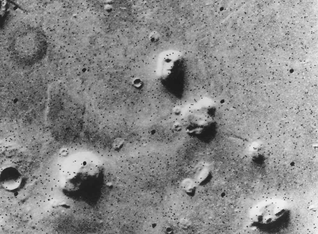 Fotografía de parte de la región de Cydonia con la cara de Marte, tomada por la 'Viking 1' en 1976. Foto: NASA.