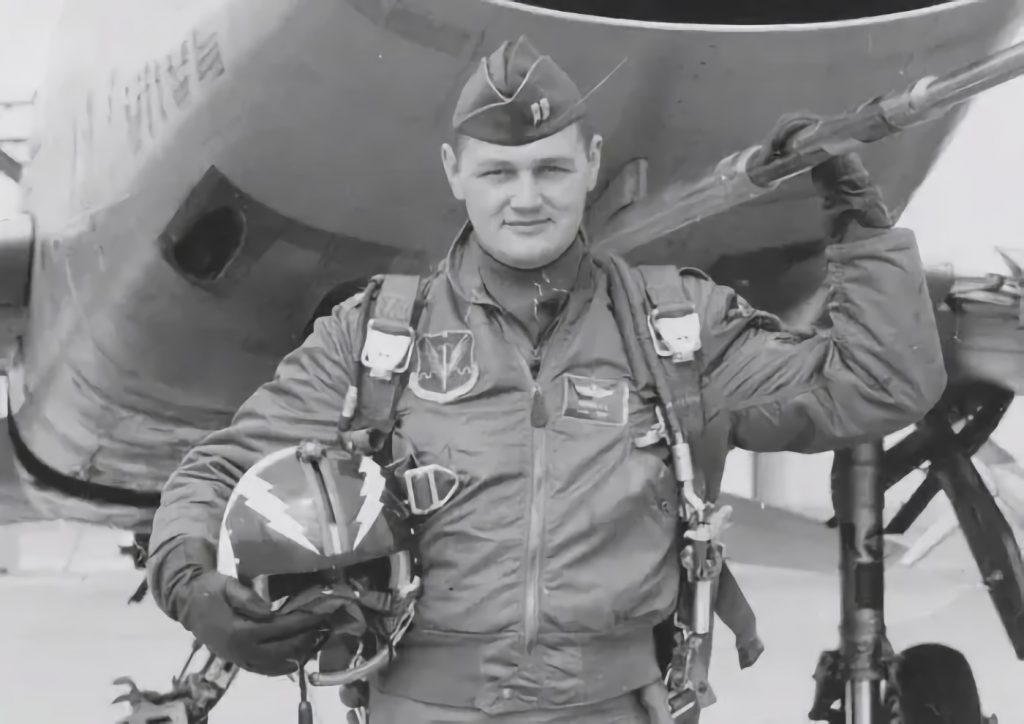 Richard French, en su época de piloto de la Fuerza Aérea de Estados Unidos.