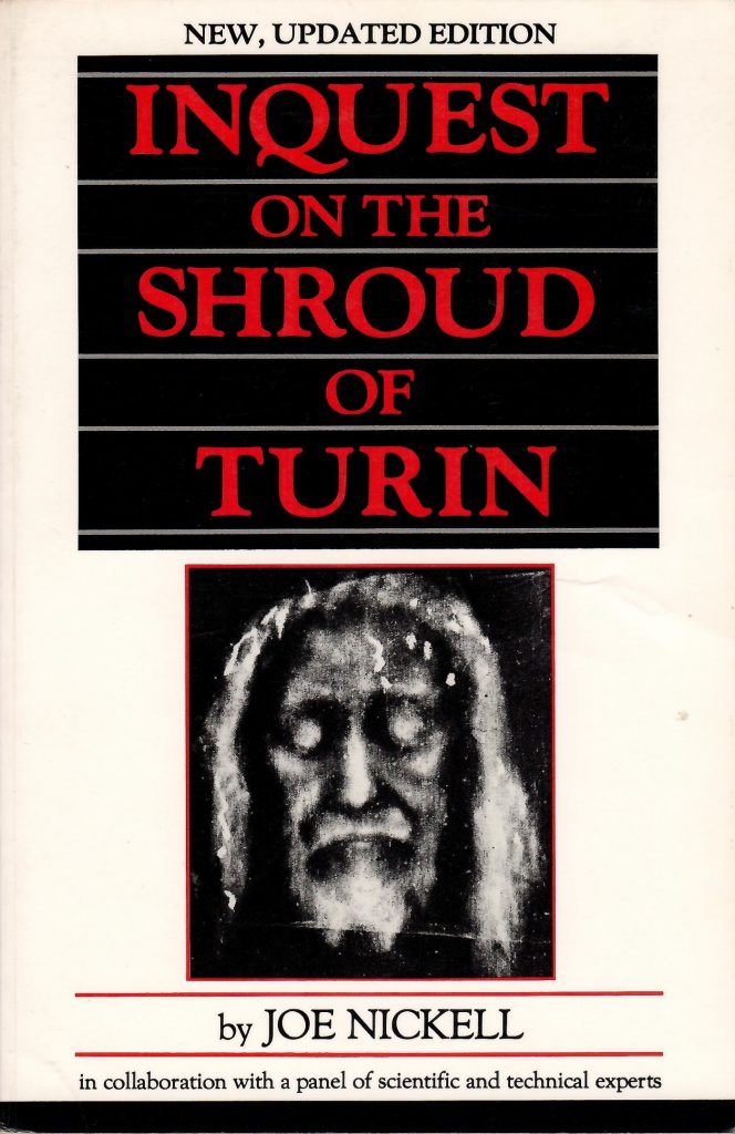 'Inquest on the shroud of Turin' (1983), de Joe Nickell, es el mejor libro sobre la fraudulenta reliquia.