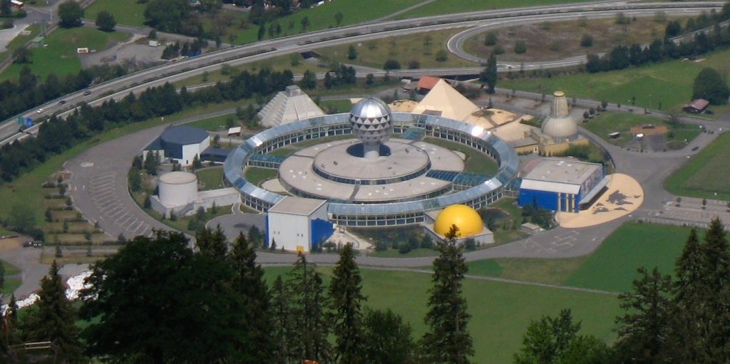 Vista aérea dell Parque del Misterio de Erich von Däniken. Foto: Andrew Bossi.