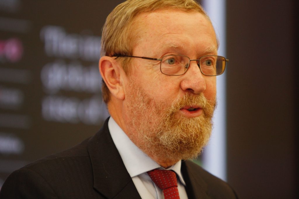 John Beddington, asesor científico en jefe del Gobierno británico. Foto: Ministerio de Asuntos Exteriores y de la Commonwealth.