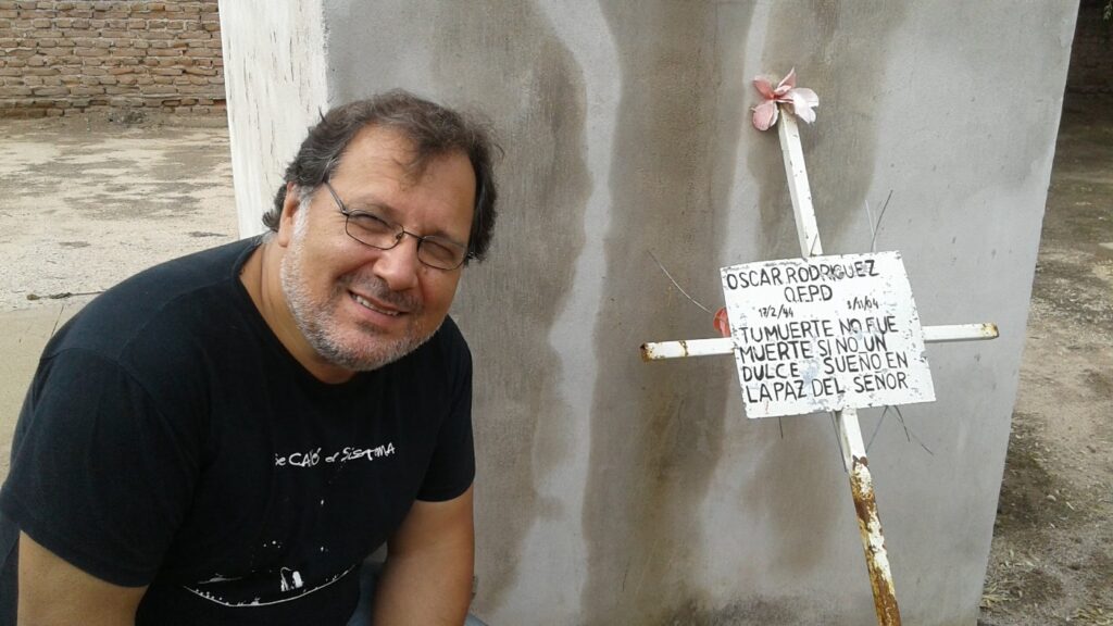 Agostinelli viajó en 2018 a Traslasierra para intentar reconstruir el presunto caso de catalepsia ocurrido en 2004 en el cementerio de San Pedro. Foto: Alejandro Agostinelli.